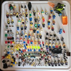 lego minifigures and accessories lot