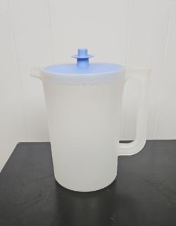 Vintage Tupperware Jumbo Jug with A Blue Lid