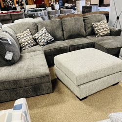 Entertainment Very Nice Sectional!