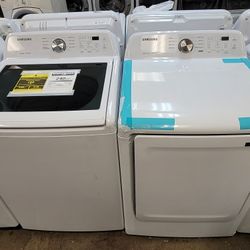 New Samsung 4.4cu Ft Top Load Washer With Agitator And Gas Dryer Set 