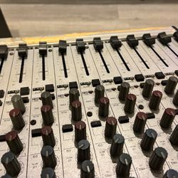 Behringer Mixer 
