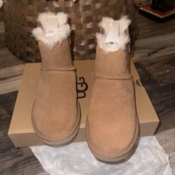 NEW UGG Boots Double Zipper Size 5 Fits Shoe 6