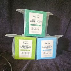 Box of King Lou duck & Chx feet, Duck Necks (Natures Tooth brush)