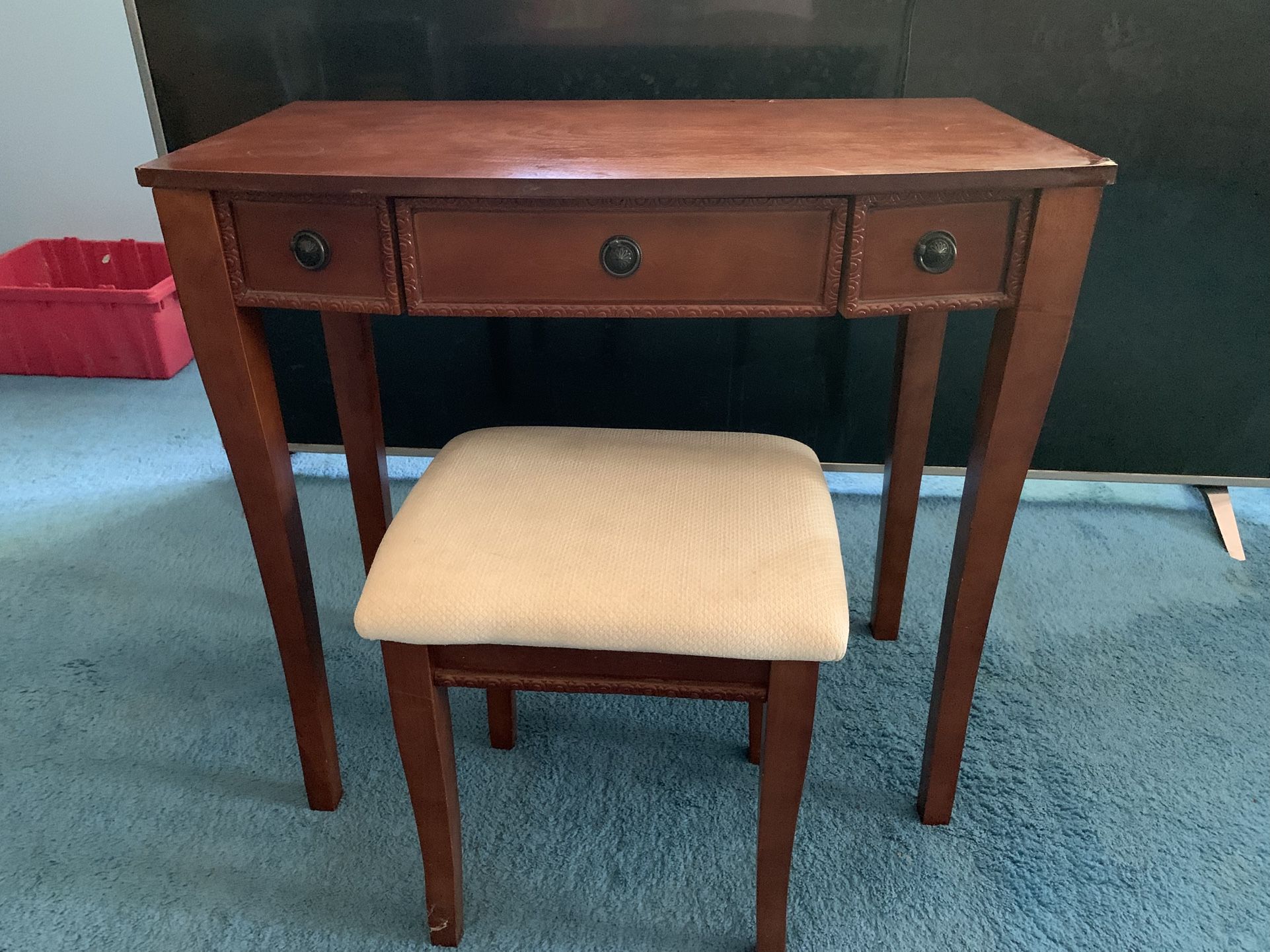 Make up desk or computer desk