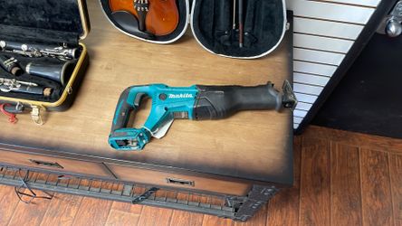 Makita reciprocating