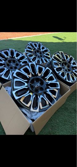 Chevy Silverado new wheels 22 inches ultimate edition wheels and tires