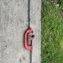 RIDGID TOOLS 32840 2"- 4" CAPACITY HEAVY-DUTY STEEL PIPE CUTTER
