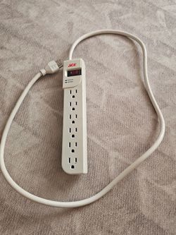 Surge protector power strip with 6 socket