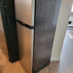 Mini Fridge & Freezer 