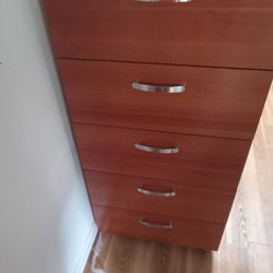 5 Drawer Wooden Dresser 
