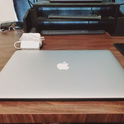 15in MacBook Pro Laptop. Core i7, Updated Mac OS, 15