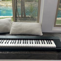 Yamaha Keyboard 