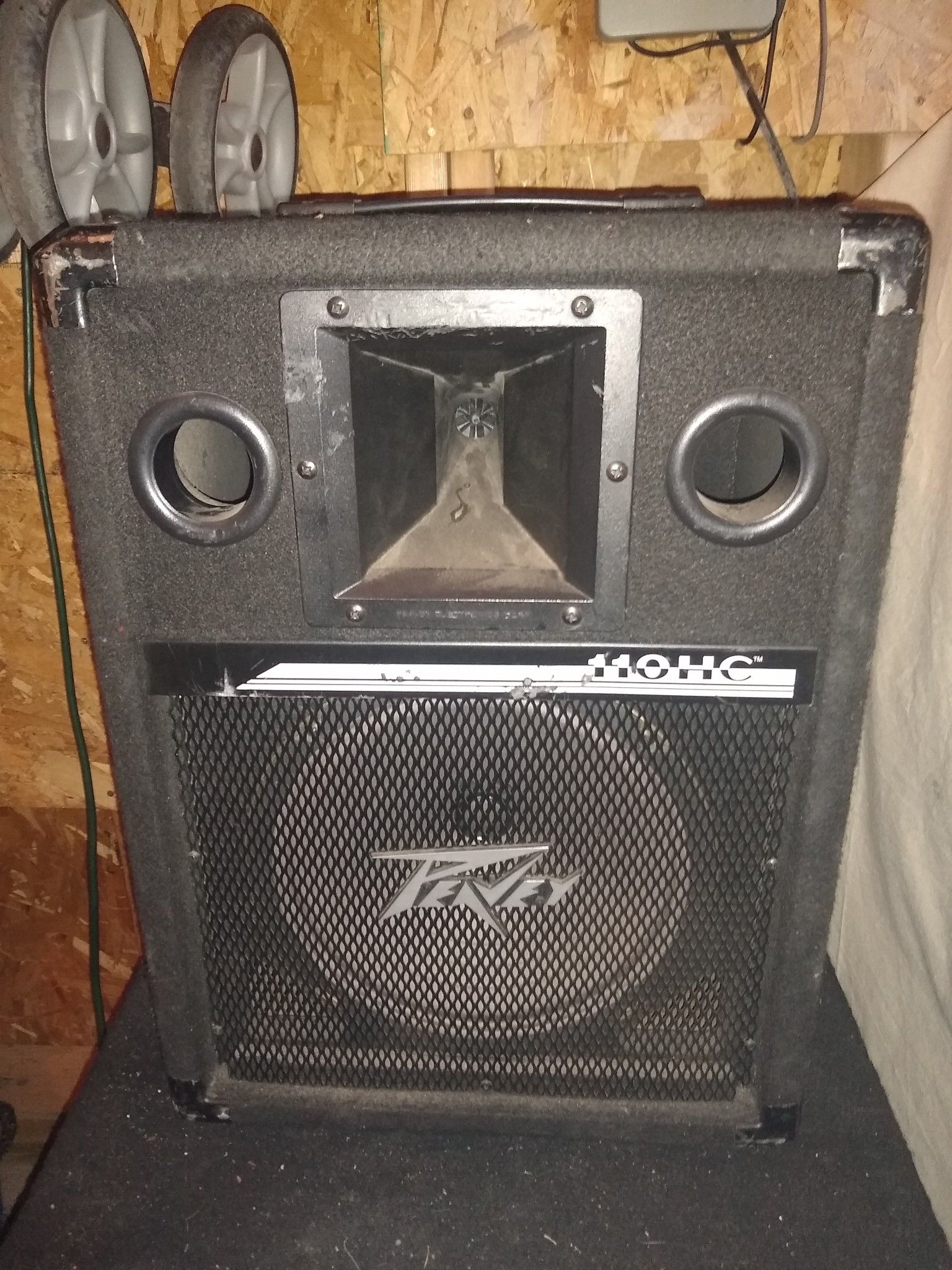 Peavey dj speakers 110HC. Pair of 2