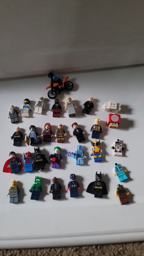 Lot Of Lego Minifigures Batman DC Marvel Wolverine Harry Potter Super Mario