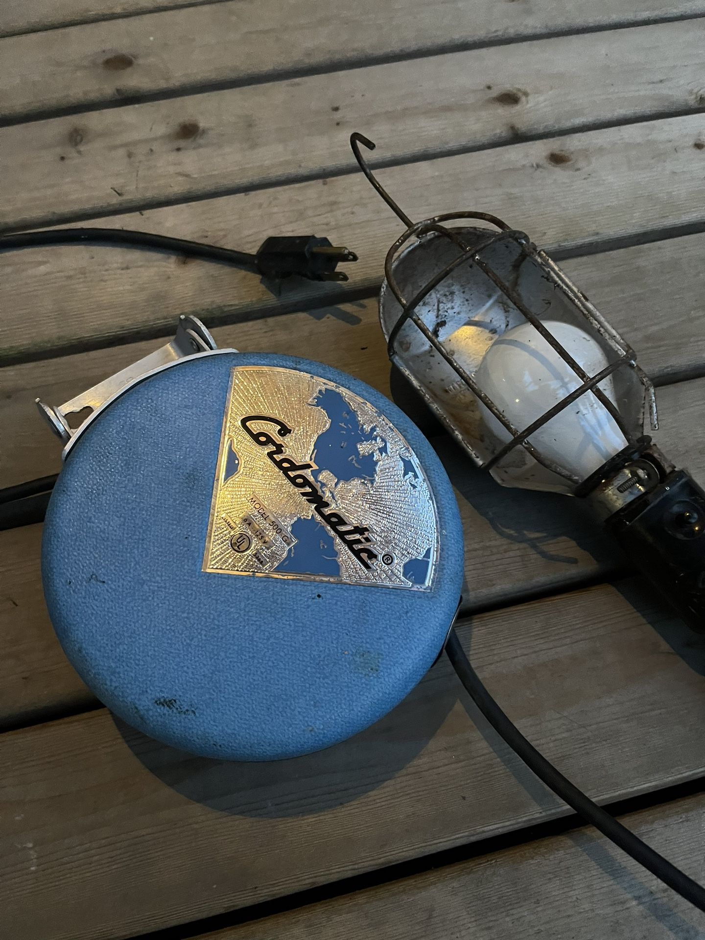 CORDOMATIC / Vintage Worklight - Man Cave Deal! 