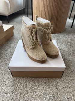 Jessica Simpson Shearling Booties (size 9)