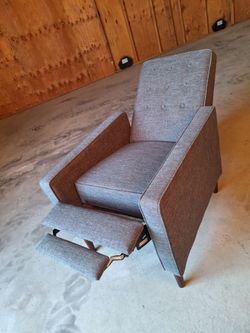 Fabric Button Tufted Recliner