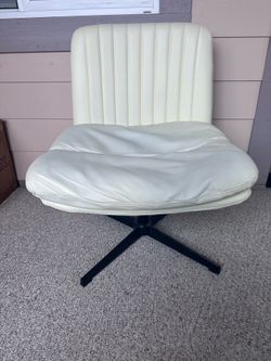 Criss Cross Swivel Office Chair – Cream Faux Leather – Great Condition