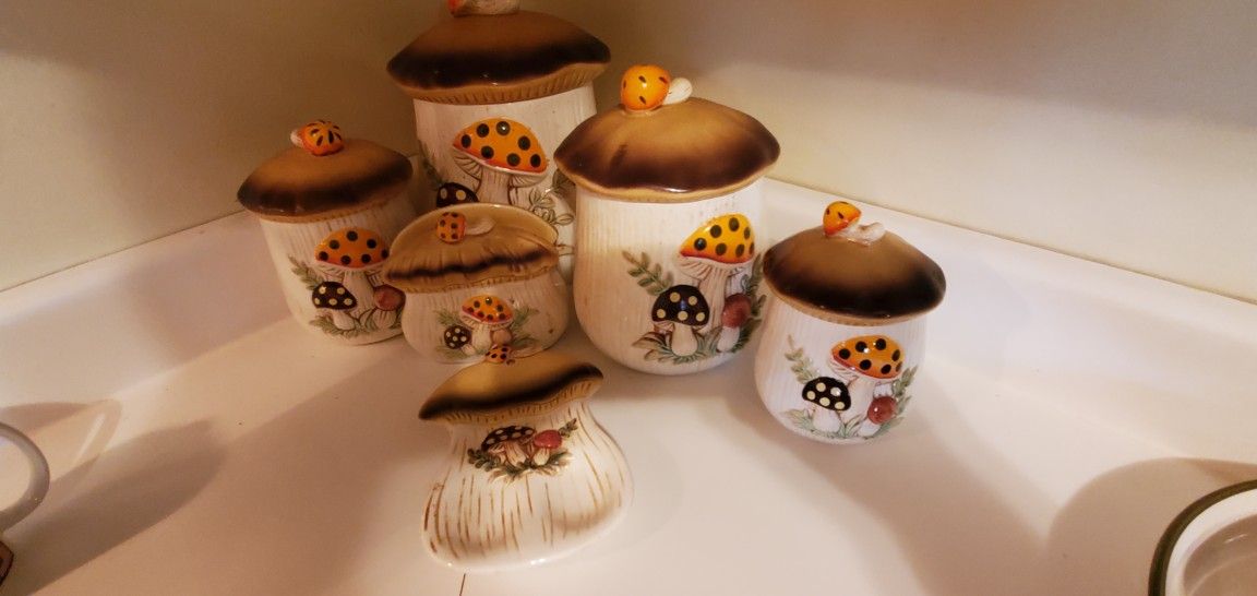 Mushroom Sears Set