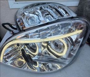08-17 Freightliner Cascadia LED DRL

Projector Headlights Luces Focos Micas

Faros Faroles Headlamps
