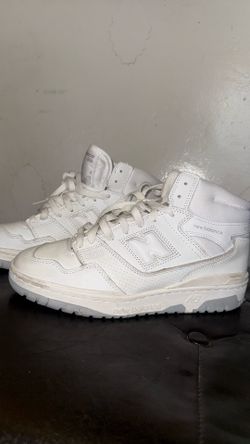 New balance tennis shoes