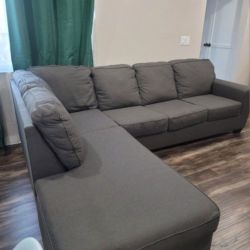 🛋  Ashley Sectional Sofa 🚚 DELIVERY AVAILABLE