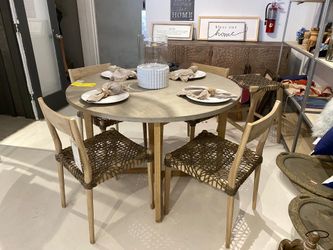 Dining Table + 4 Chairs