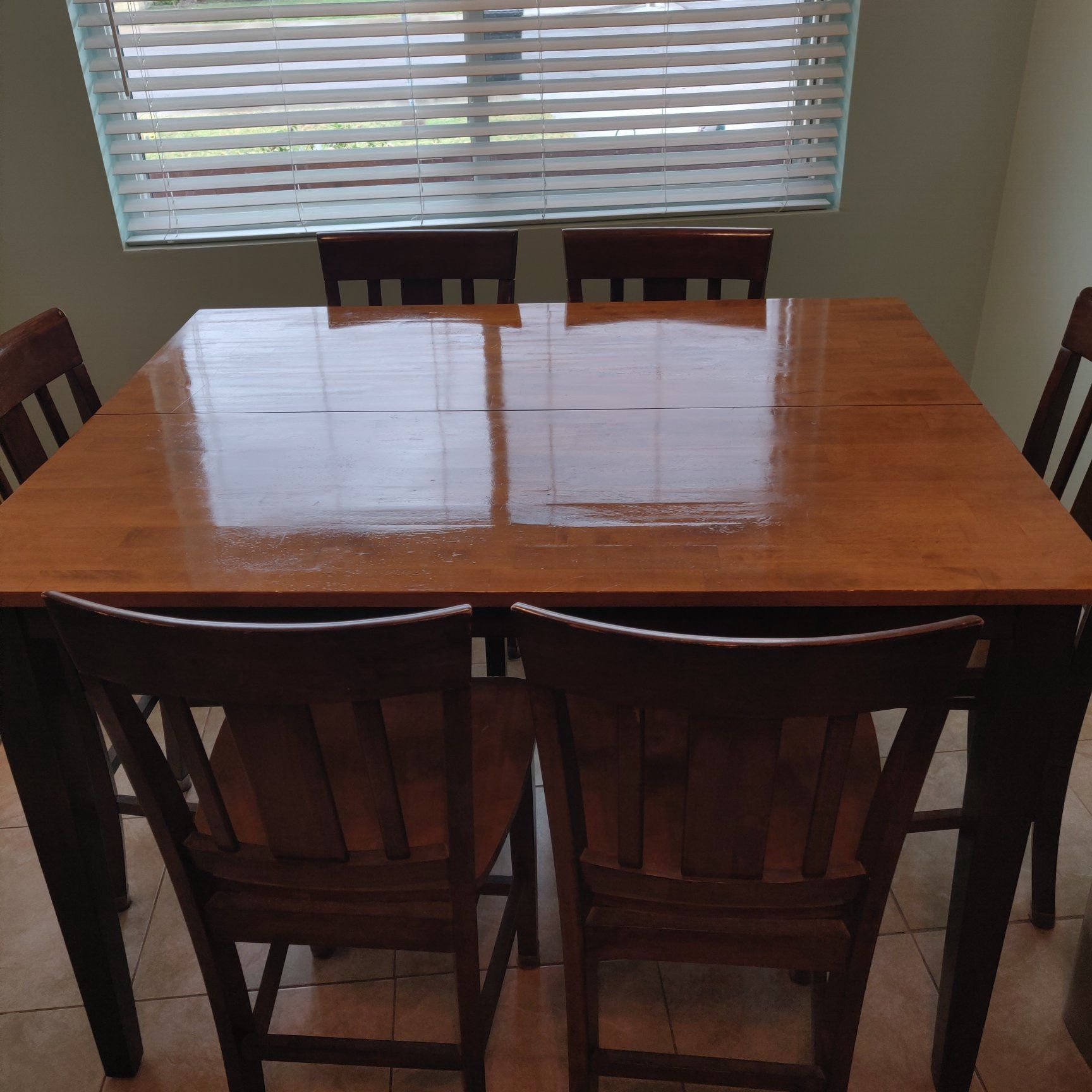 Solid Wood Table With 6 Chairs And Leaf
