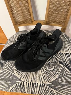 Men’s adidas sneakers size 9