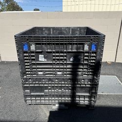 Uline collapsible container