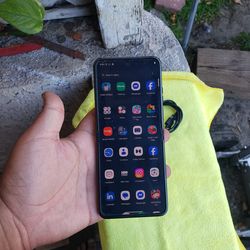 Razr Flip Phone touchscreen 2023 Boost Mobile Only Paid off All works 100% $240! Or Trade are welcome