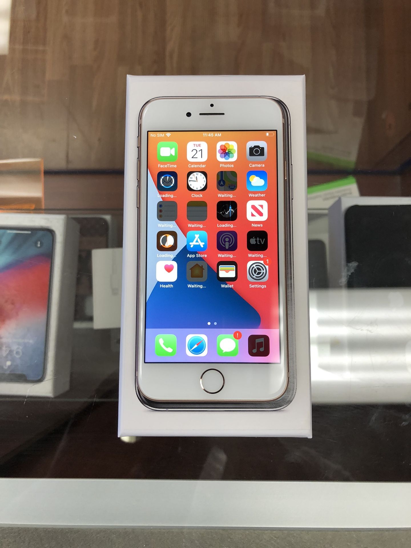 iPhone 8 Gold Factory Unlocked ! 30 days Manufacture Warranty !