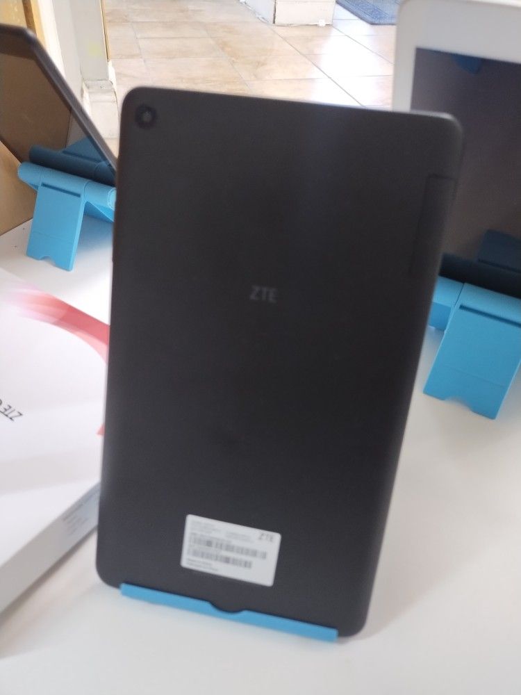 Brand New Android Tablet 32Gb Clean Wifi And Cellular Comes With All Original Accessories