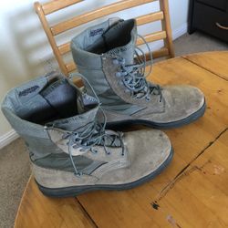 Military Boot (Size 8)