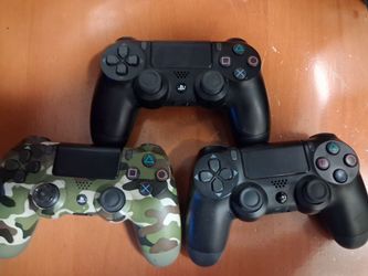 PlayStation Controller s 55$ for all . Location uptown 60640,cash only