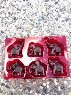 6 pieces of red stone happy elephants