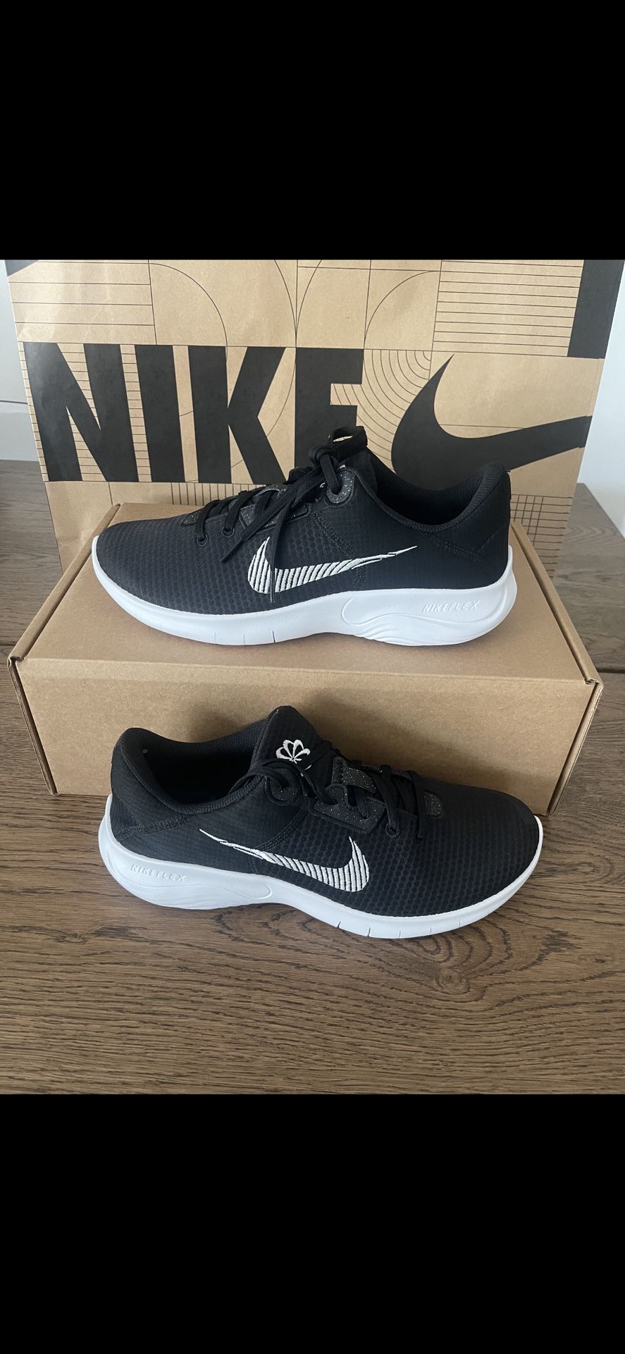 Nike Flex Experience Run 11 Runnisg Shoes Size 10 And Mens