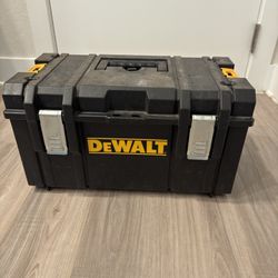 Dewalt tool box 