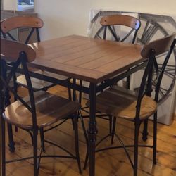 Table With 4 Chairs