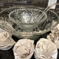 Glass Punch Bowl Entertainment Vintage 