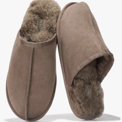 New - Men’s Slippers (8.5)