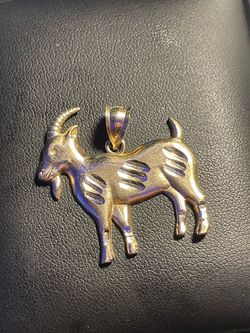 10k gold goat pendant 🐐