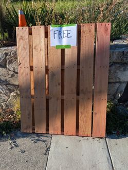 **FREE** Pallet/Wood