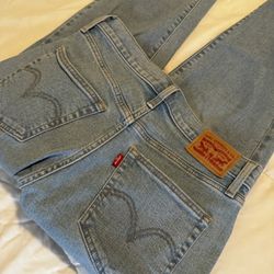 Levi's Mom Jeans Size 27