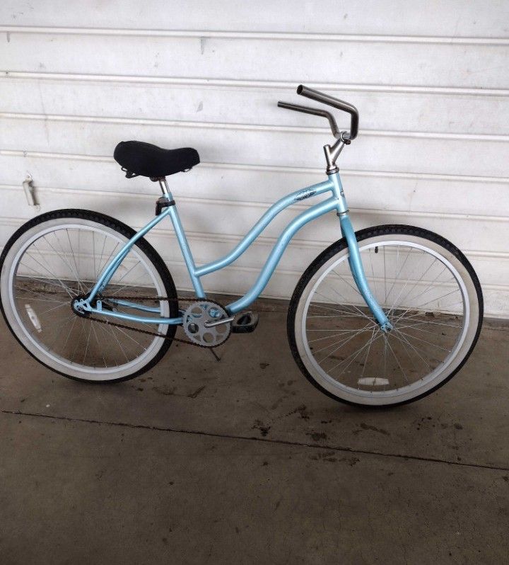 Women's 26 Inch Bike $60 Pick Up Only In Bakersfield In The 93308 Area No Holds