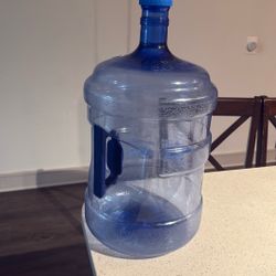 (Count 4) BpA Free 5 Gallon Water Bottles  Free  Extra Bottle Caps Never Used 