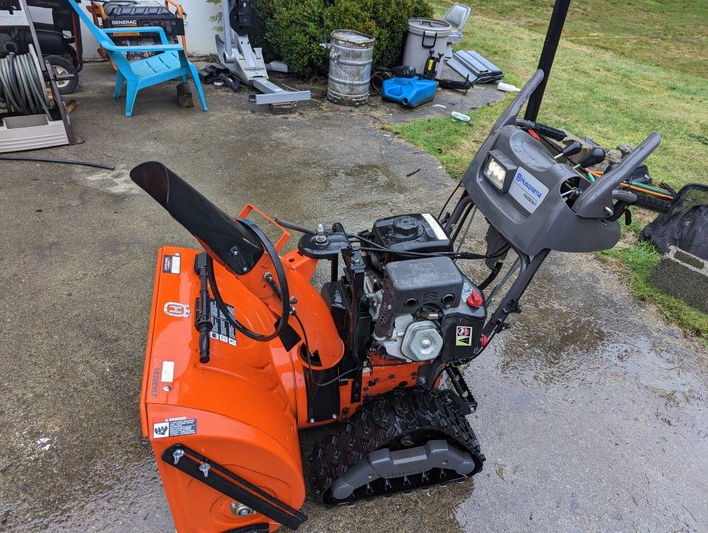 Husqvarna 1830EXLT for Sale in Woodinville, WA - OfferUp