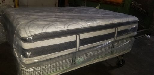 SERTA ICOMFORT HYBRID OBSERVER QUEEN PILLOWTOP MATTRESS SET for Sale in Douglasville GA OfferUp