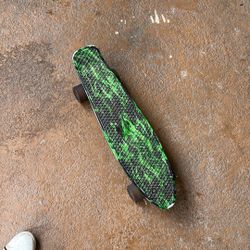 Skate Board. Must Go