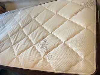 Like New!! Twin size Mattress, Medium comfort, Great Quality